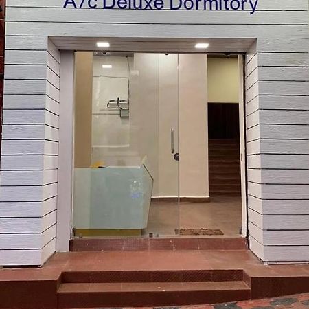 City Stay Ac Deluxe Hostel Madgao Buitenkant foto