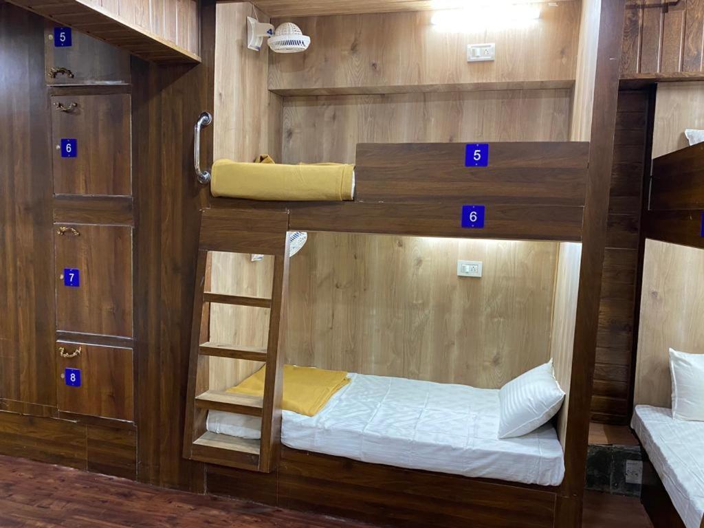 City Stay Ac Deluxe Hostel Madgao Buitenkant foto